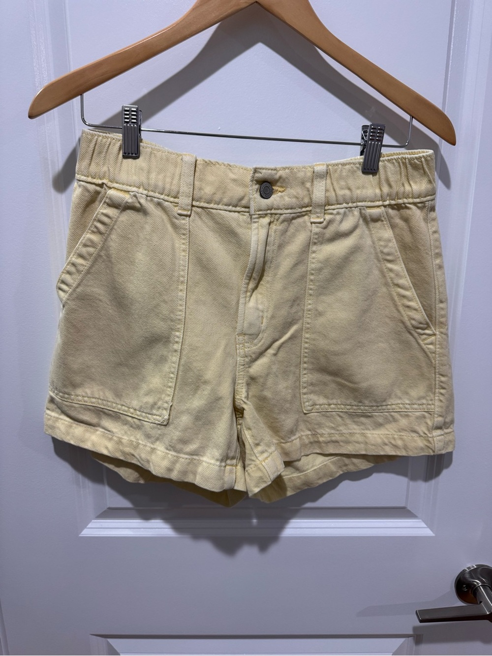 Gap Factory 4” High Rise SuperSoft Denim Utility Shorts- vanilla pudding S